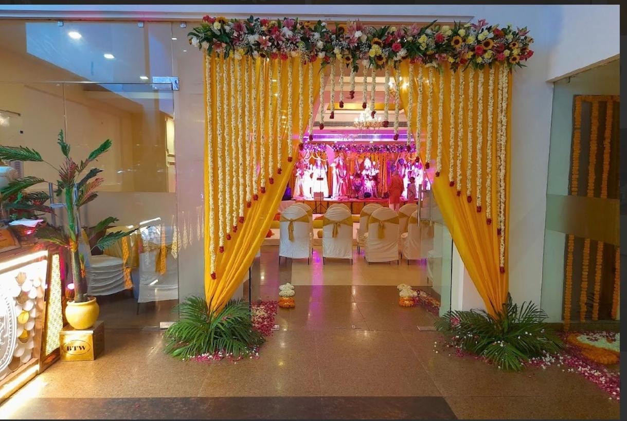 Madhuban Hotel , Nueva Delhi Exterior foto